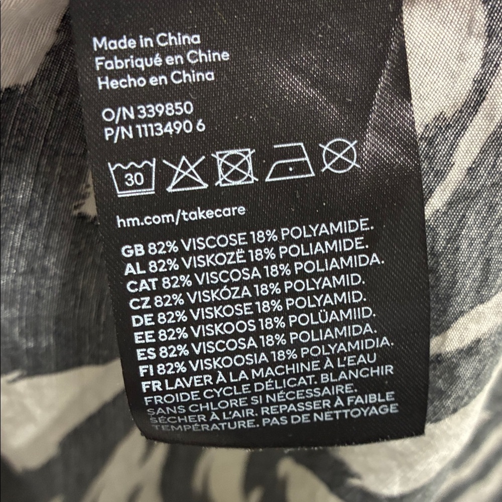 H&M Balloon Sleeve Oversized Zebra Print Flowy Dress - Picture 8 of 9